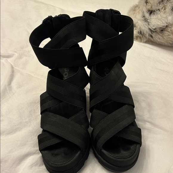 Sorel Joanie ll Black Ankle Strap Wedge Sandals - Picture 4 of 9